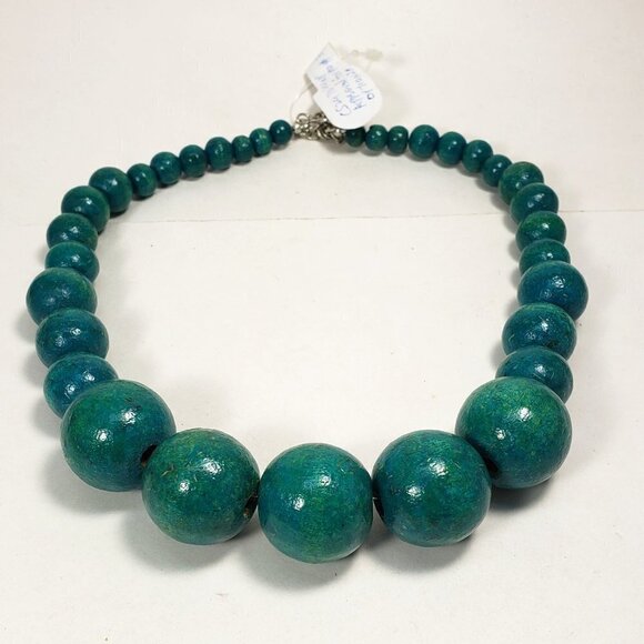 Stunning Silver Tone Green Beaded Necklace – Multi-Sized Elegant Women's Jewelry - Picture 3 of 7